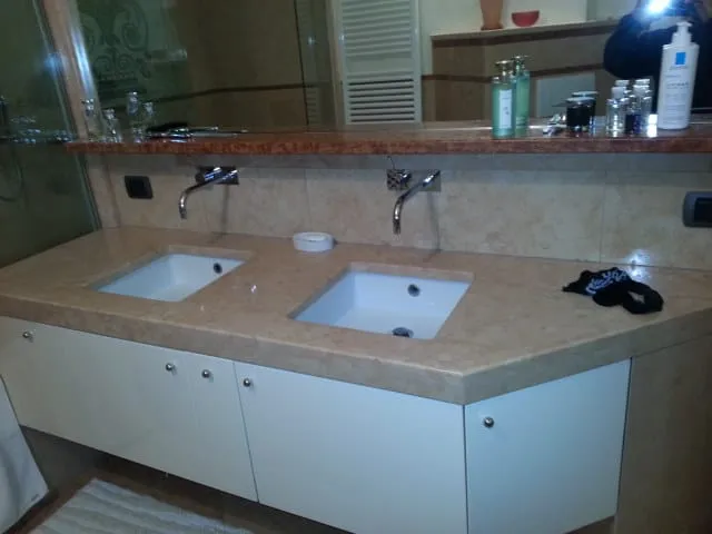 Bagno in marmo, ristrutturazione Impresa Ippolito