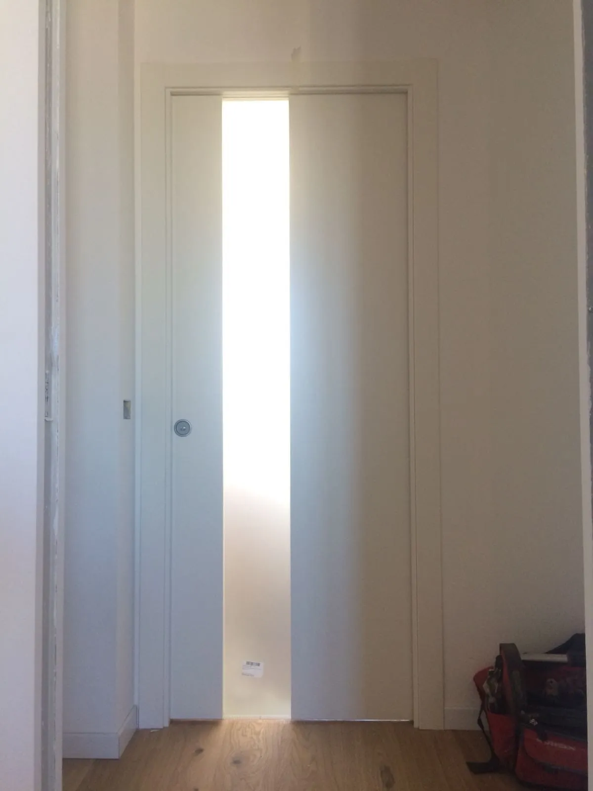 Appartamento viale Jenner, Milano, Milano: Porta scorrevole del bagno Ferrero Legno