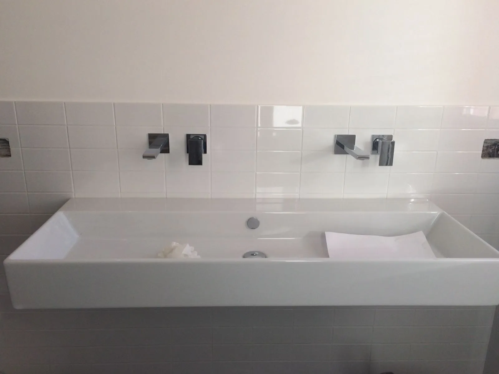Appartamento viale Jenner, Milano, Milano: Lavabo Catalano e rubinetteria Bellosta