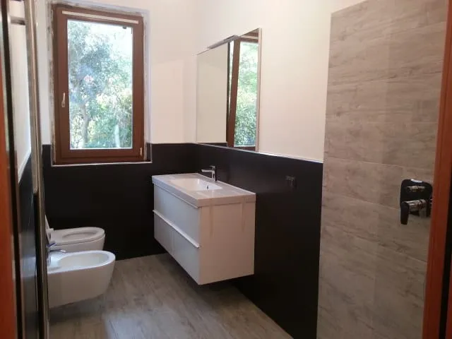 Bagno moderno, ristrutturazione Impresa Ippolito
