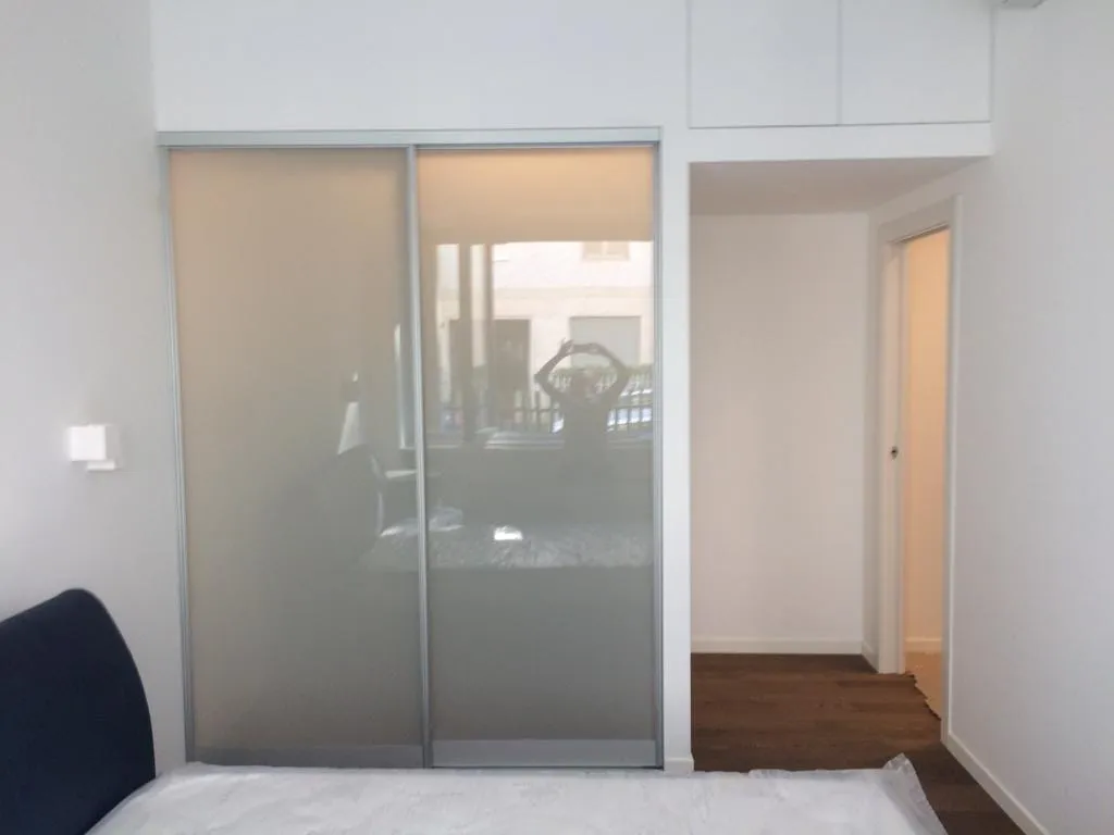 Appartamento, Lambrate, Milano · Lambrate: Porta scorrevole in vetro cabina armadio