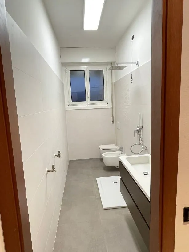 Bagni, Cormano, Cormano (MI): Bagno con finestra
