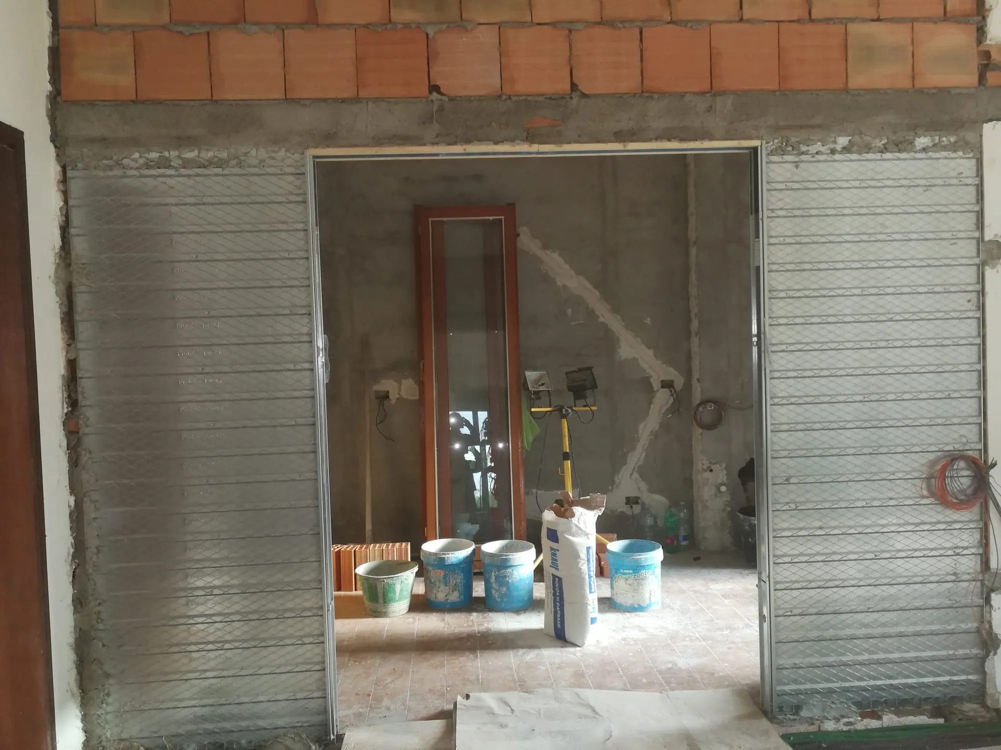 Appartamento, Novate Milanese, Novate Milanese (MI): Cassonetto per doppia porta scorrevole
