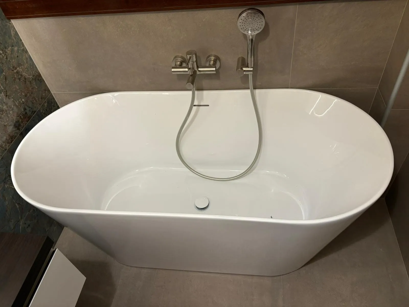 Bagno con vasca, ristrutturazione Impresa Ippolito