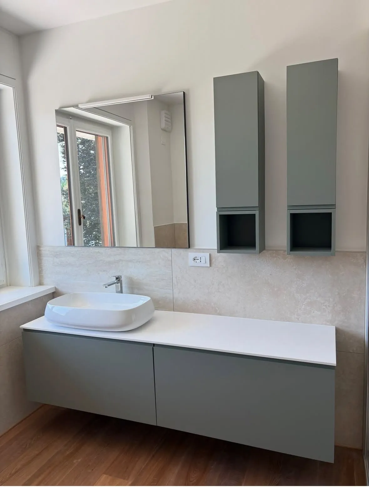 Bagno, Varedo, Varedo (MB): Mobile lavabo sospeso con pensili