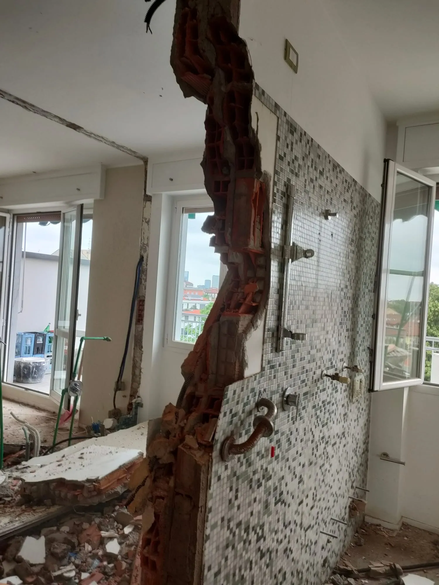 Appartamento completo, Milano, Milano: Demolizioni